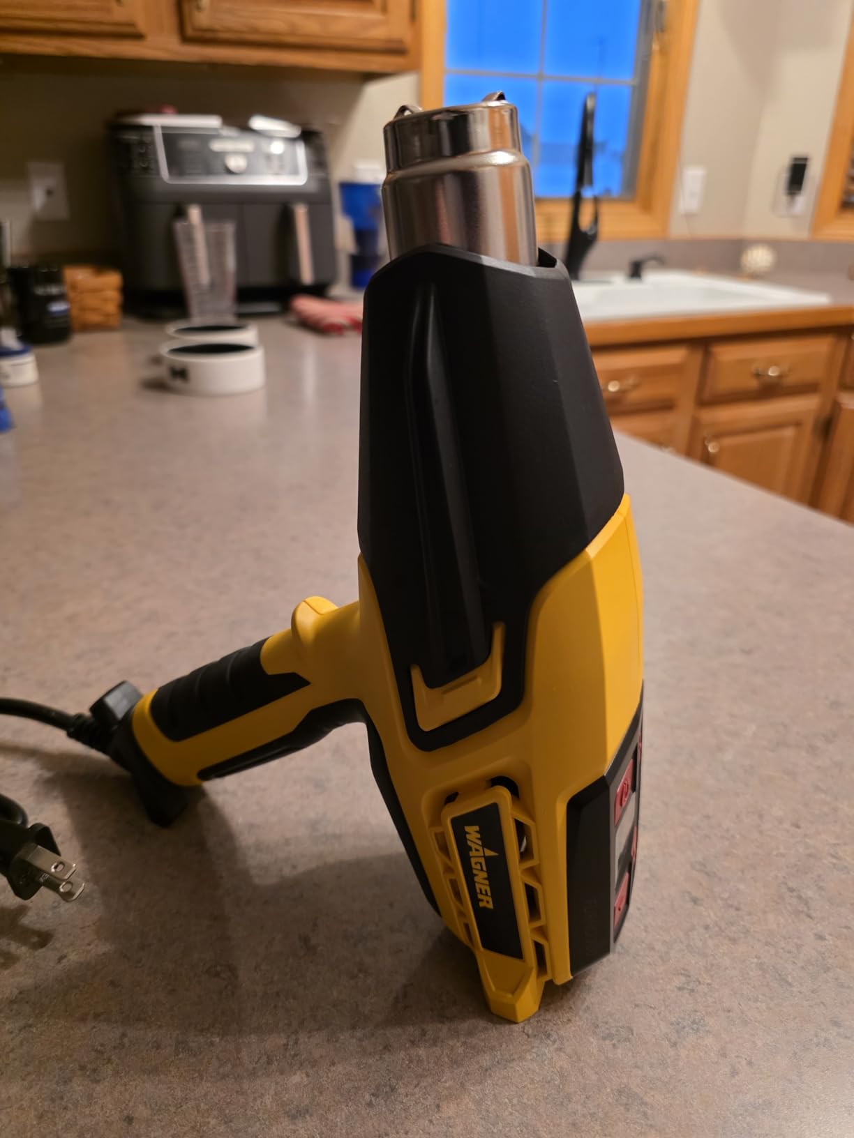 Wagner Spraytech 2417344 HT1000 Heat Gun Kit, 3 Nozzles Included, 2 Temp Settings 750áµF & 1000áµF, Great for Shrink Wrap, Soften Paint, Bend Plastic Pipes, Loosen Bolts and More - Customer Photo 2