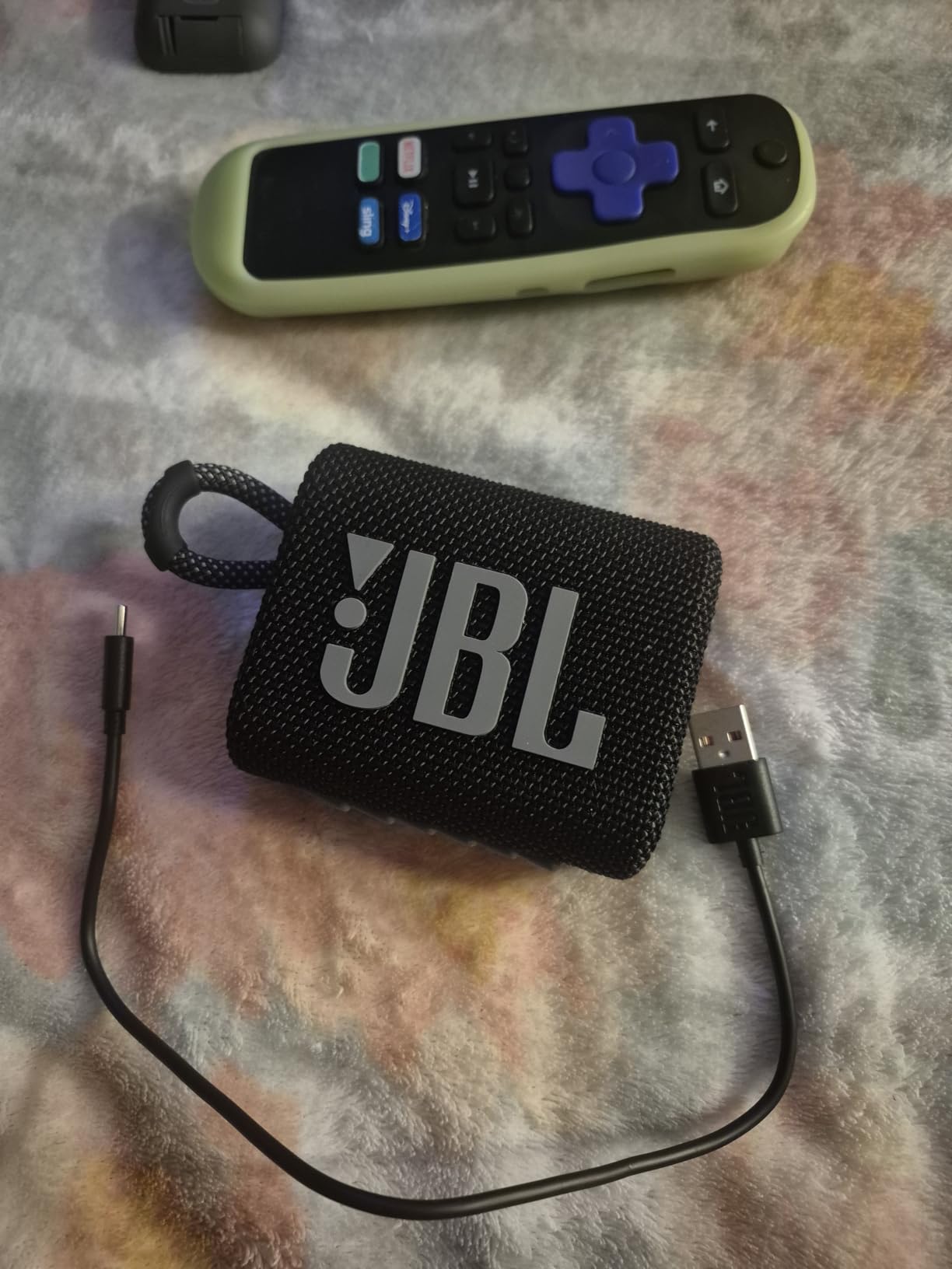 JBL Go 3 - Portable Mini Bluetooth Speaker, big audio and punchy bass, IP67 waterproof and dustproof, 5 hours of playtime, speaker for home, outdoor and travel (Black) customer photo 1