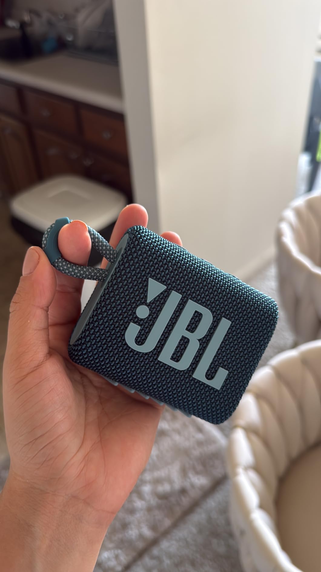 JBL Go 3 - Portable Mini Bluetooth Speaker, big audio and punchy bass, IP67 waterproof and dustproof, 5 hours of playtime, speaker for home, outdoor and travel (Black) customer photo 2