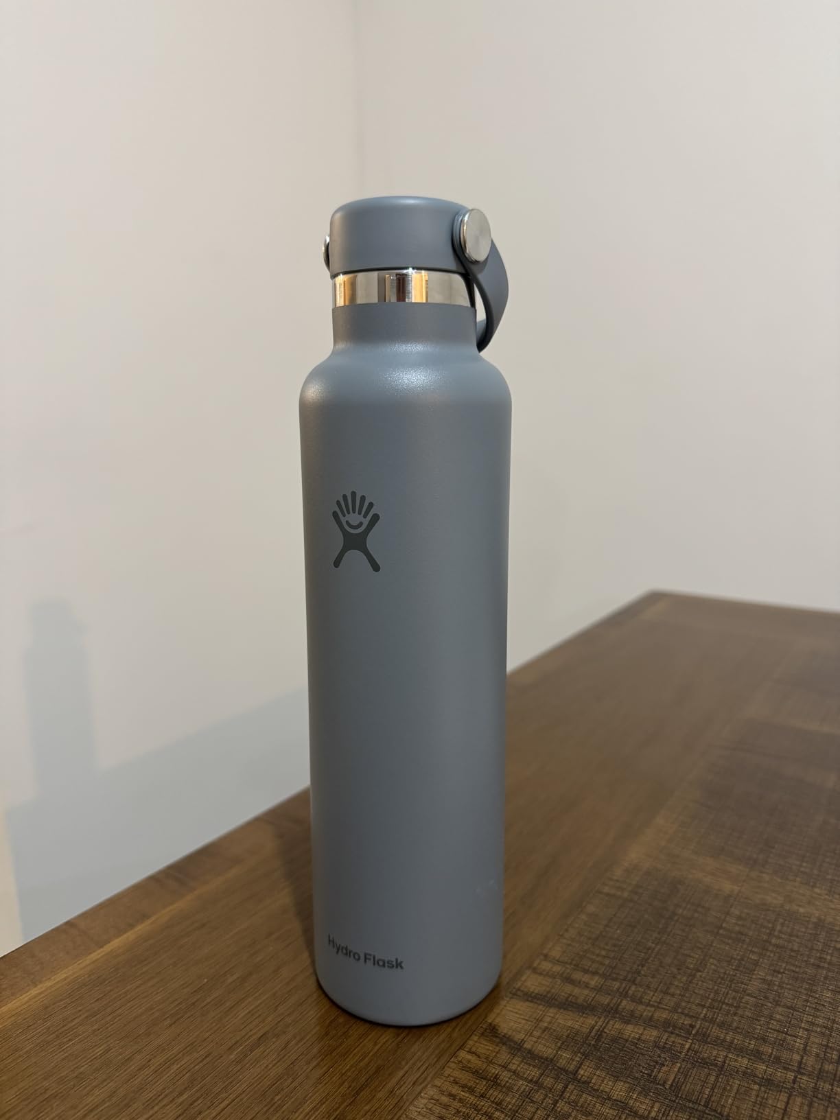 Hydro Flask Water Bottle - Insulated Stainless Steel - Non Spill, Leakproof in 24 Oz Agave Green customer photo 2