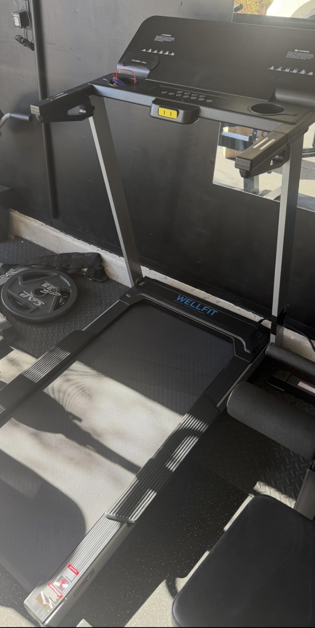 WELLFIT Home Treadmill, 2 Level Incline Heavy duty Treadmill with Pulse Sensor, 4.0 HP, 10 MPH, 450 lbs Capacity customer photo 1