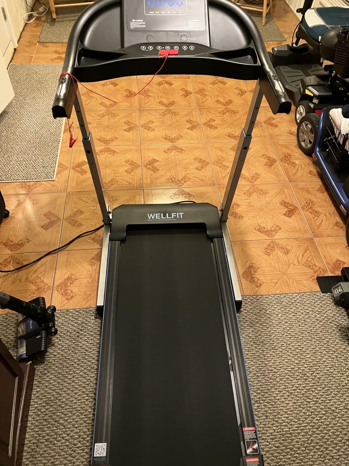 WELLFIT Home Treadmill 400+LBS Capacity, 4.0HP Heavy Duty Treadmill 15% Auto Incline Climb Running, Foldable customer photo 2