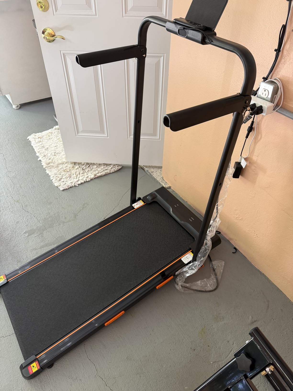 16% Incline Walking Pad Treadmill, 4-in-1 Under Desk Foldable Treadmill with Handles, 2.5HP, 330 LBS Capacity customer photo 1
