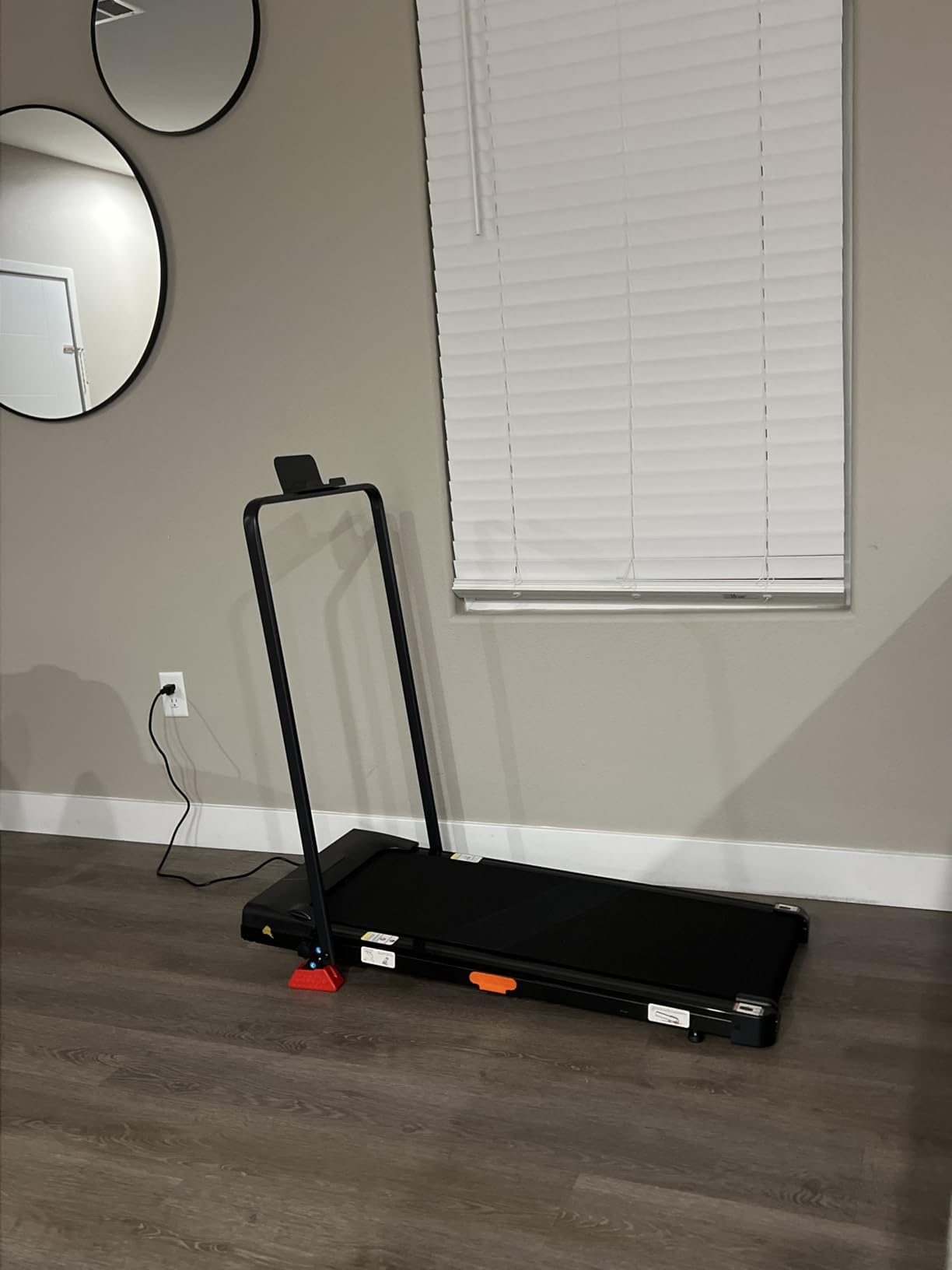 UMAY Fitness Treadmill with 20% Auto/Manual Incline, Folding with Pulse Sensors, 350/400LBS Capacity, 4.0HP Quiet Brushless customer photo 1