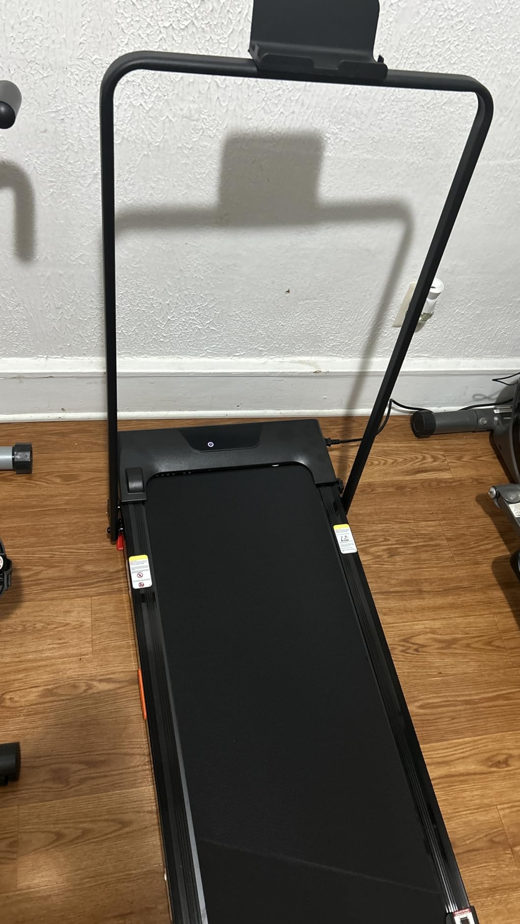 UMAY Fitness Treadmill with 20% Auto/Manual Incline, Folding with Pulse Sensors, 350/400LBS Capacity, 4.0HP Quiet Brushless customer photo 2