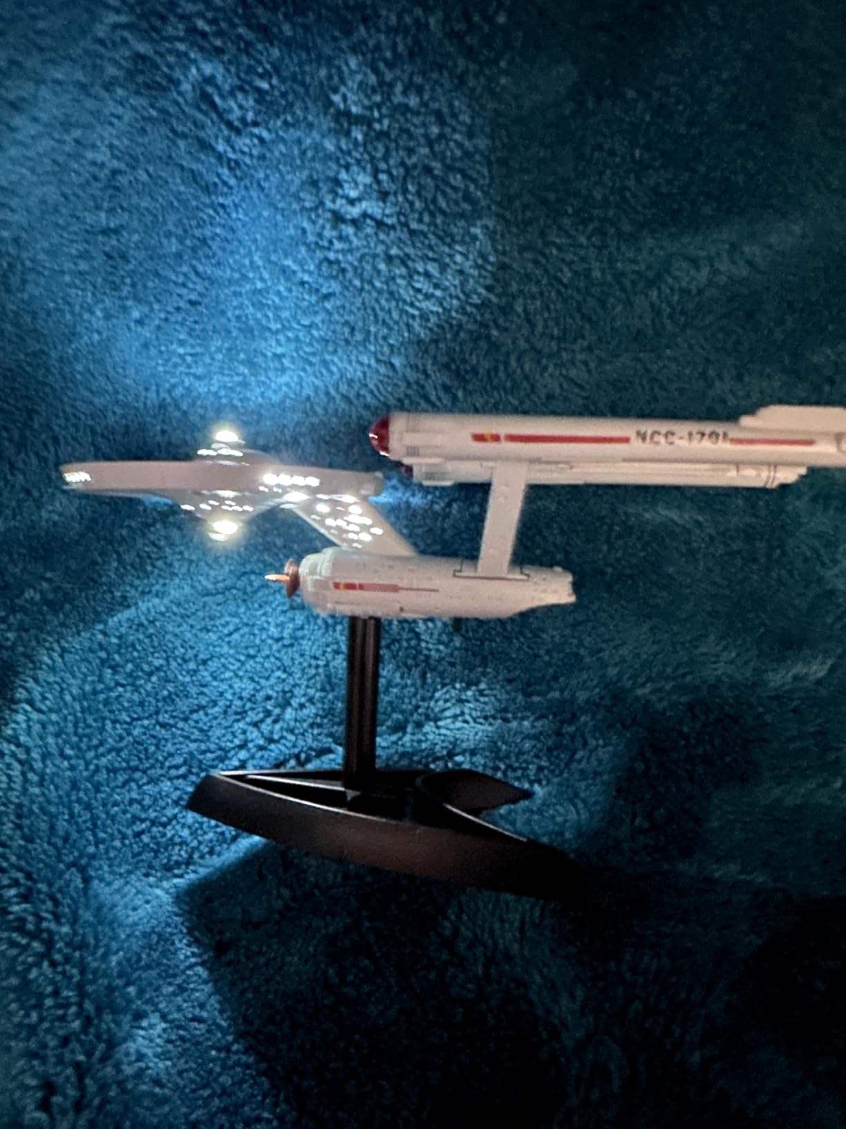 Star Trek: Light-Up Starship Enterprise (RP Minis) customer photo 2