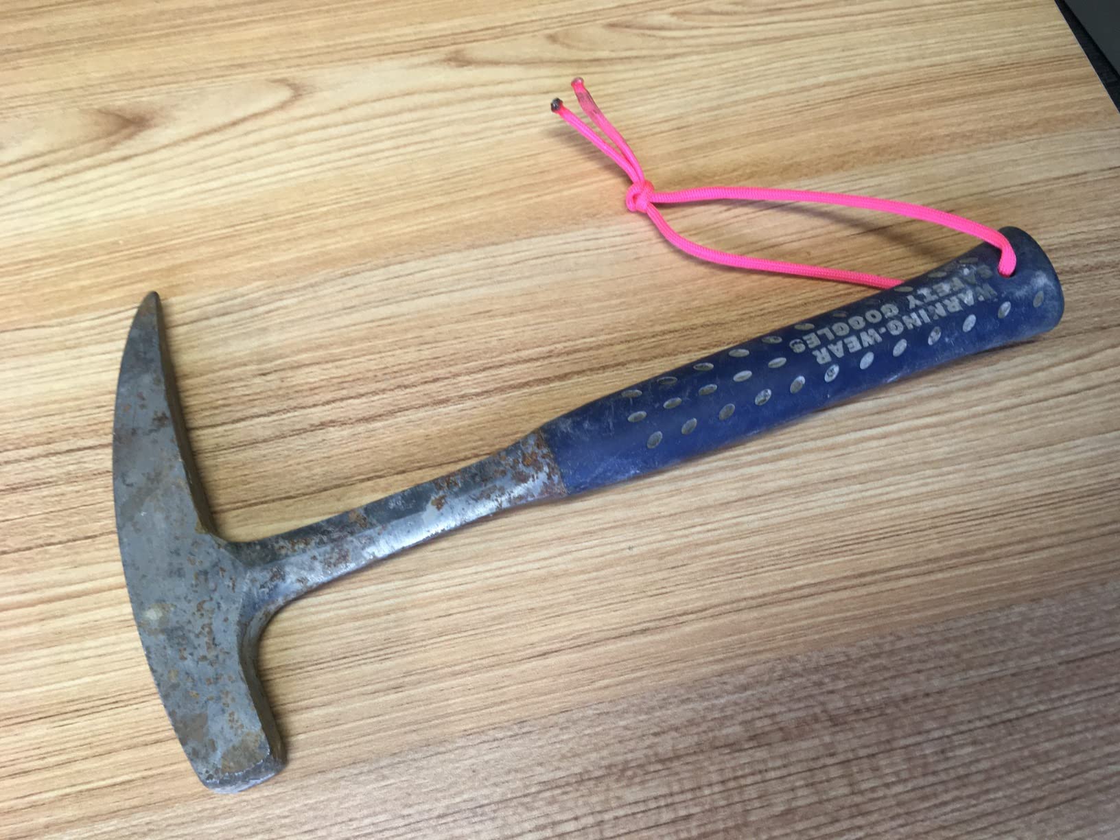 ESTWING Rock Pick, 22oz Pointed Tip, Blue Molded Grip, E3-22P | Made in USA, Top Choice Of Geologists, Square Face & Pointed Tip, Forged In One Piece, Patented Shock Reduction Grip customer photo 1