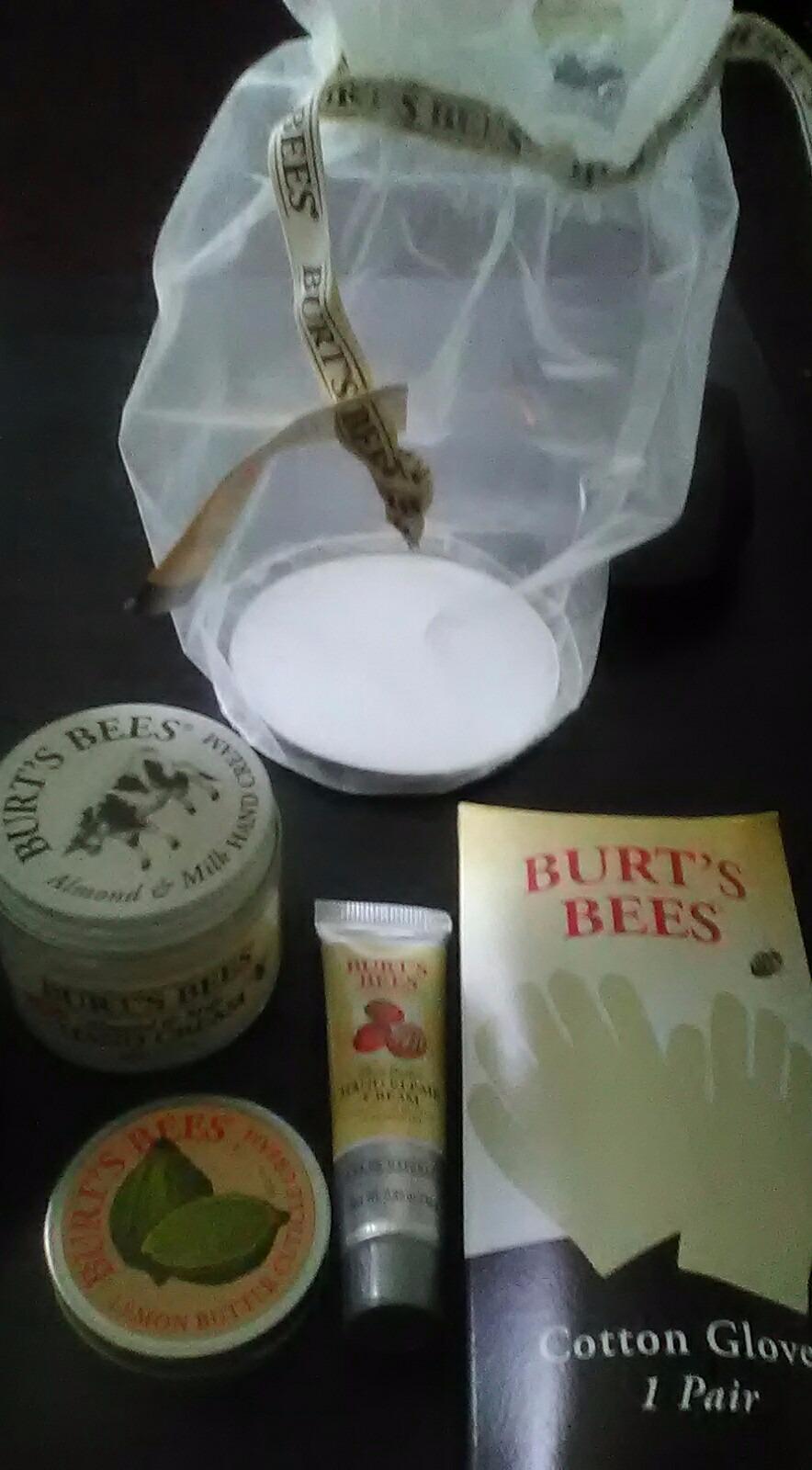 Burt's Bees Hand Repair Gift Set customer photo 1