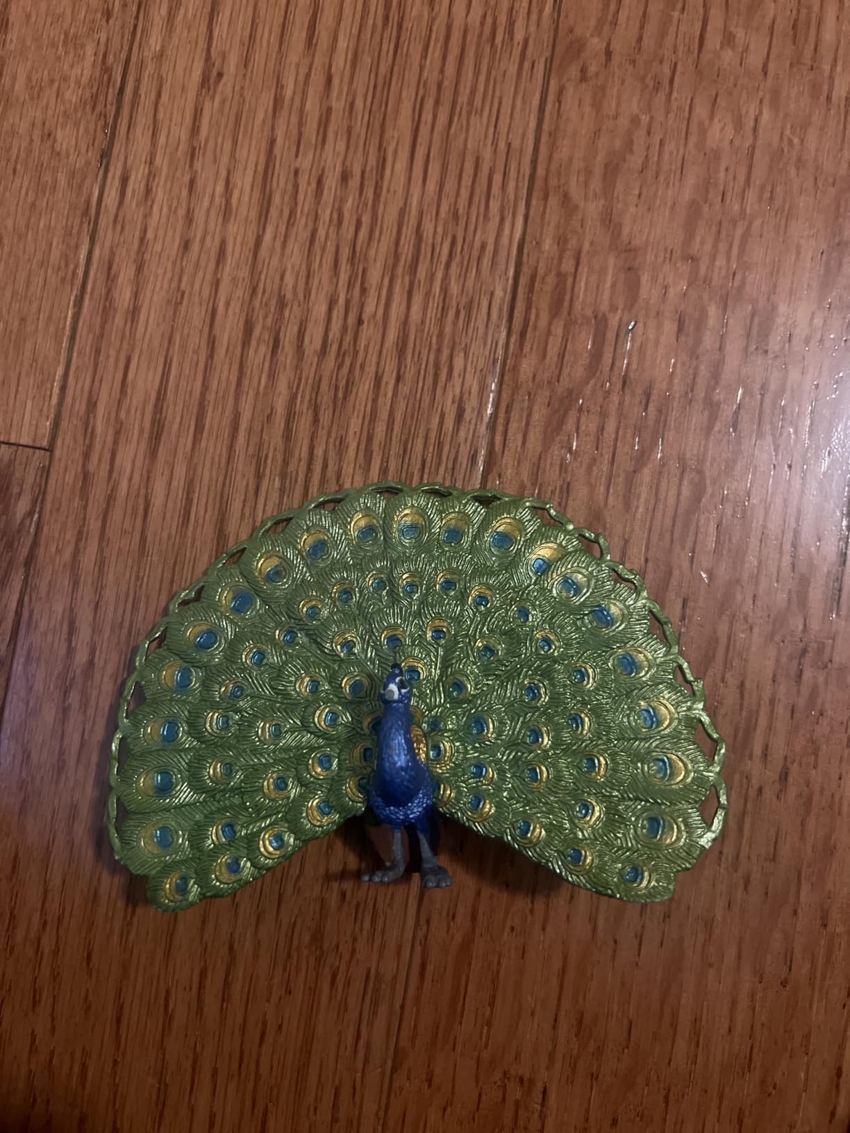 Safari Ltd. Peacock Figurine - Detailed 4