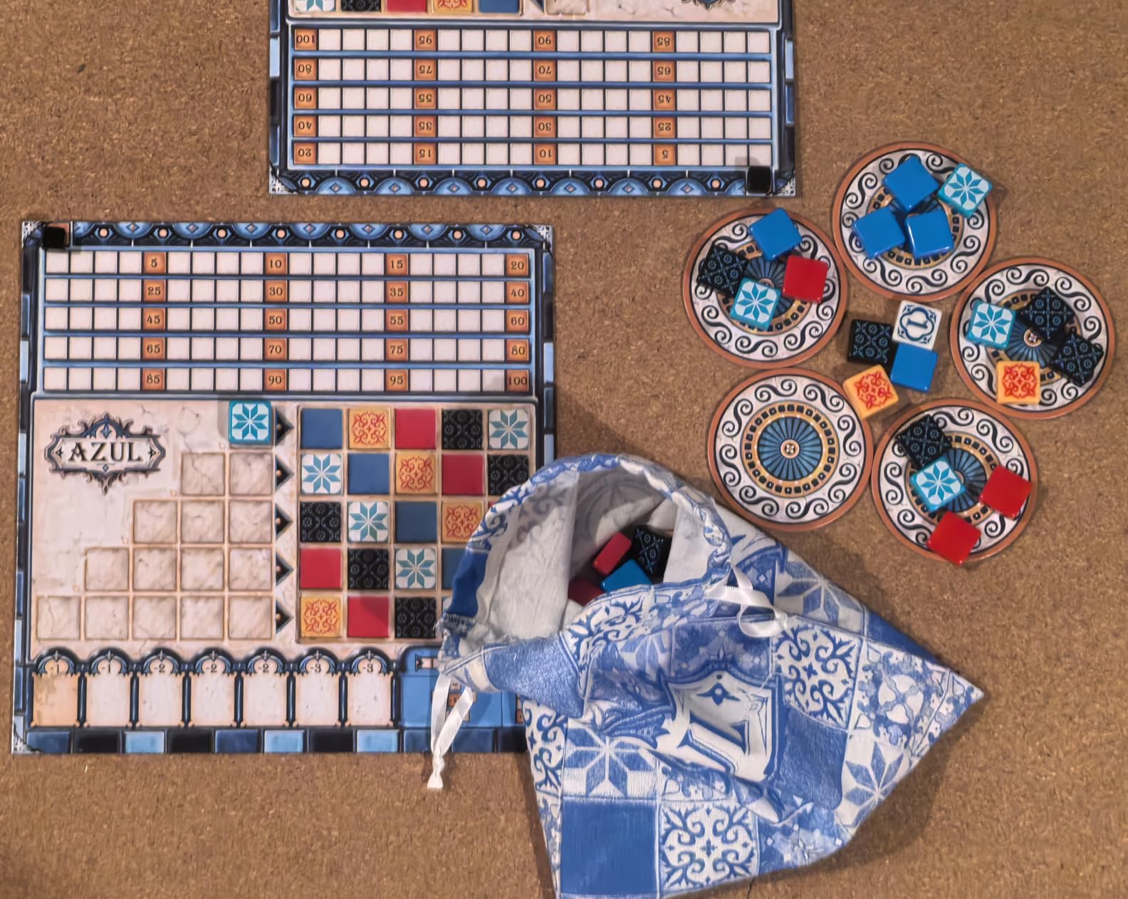 Asmodee Azul Board Game - Mosaic Pattern Placement & Beautiful Art Adult Board Games, Award-Winning Strategy for Adults & Families, 2-4 Players Ages 8+, 30-45 Minute Playtime customer photo 2