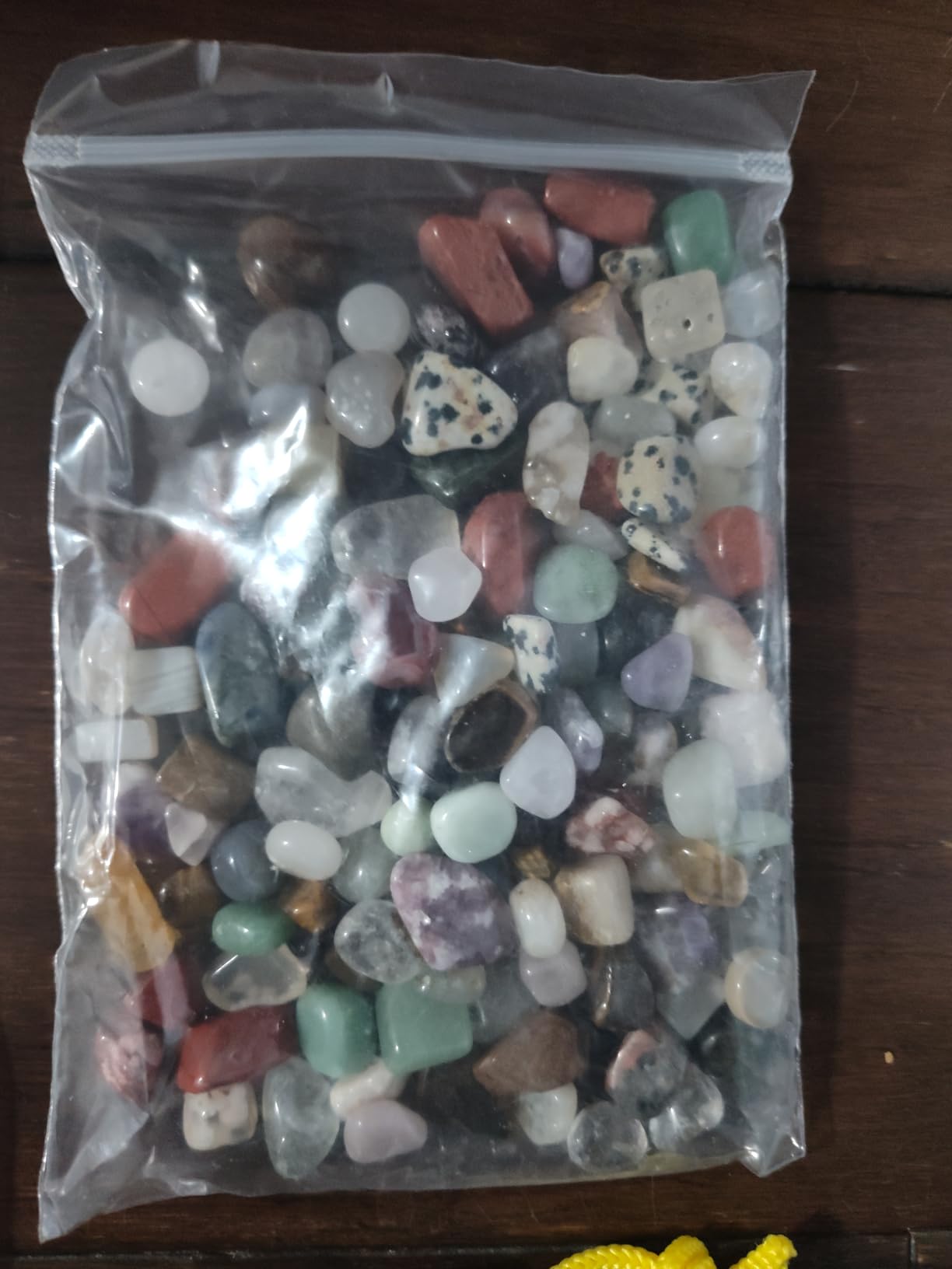 National Geographic Rock Collection with 300+ Gemstones and Minerals | Genuine Rocks, Minerals & Crystals, 2 Break-Open Geodes, Magnifying Glass, Storage Bag, Geology Gift, Birthday Gift customer photo 2