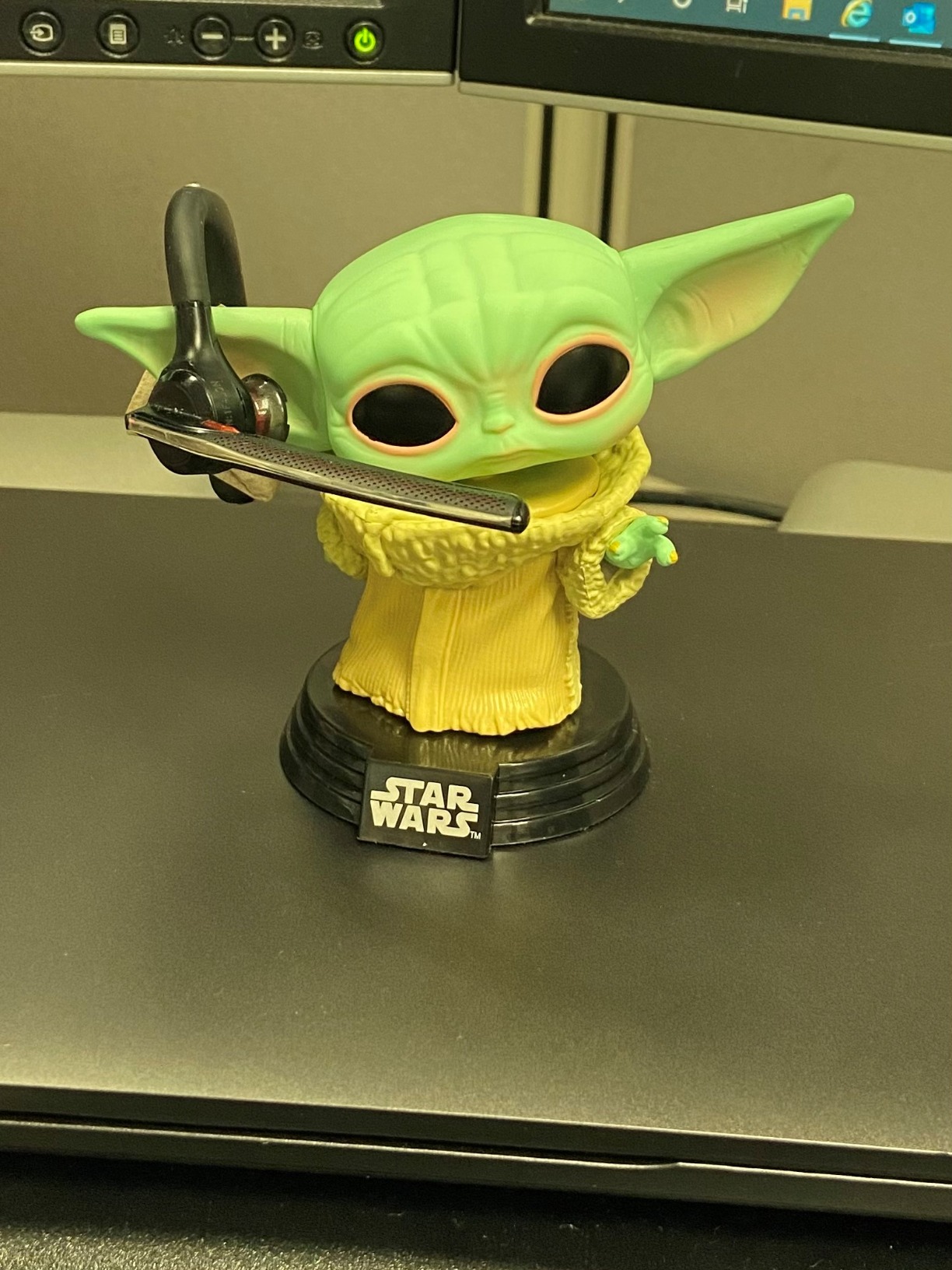 Funko POP! Star Wars: The Mandalorian - Grogu (Baby Yoda) | Official Sci-Fi Merch - Collectable Vinyl Figurine for Shelf Display - Birthday Gift Idea for Fans and Collectors customer photo 1