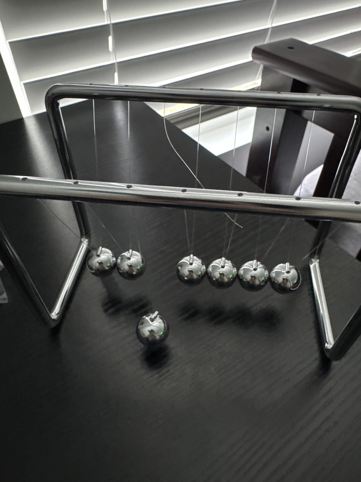 CERROPI Newtons Cradle Pendulum with 7 Balls, Classic Swing Newton Balance Ball, 30+ Sec Swingtime, Science Physics Gadget, Desk Toys & Office Gadgets for Desk Decorations customer photo 1