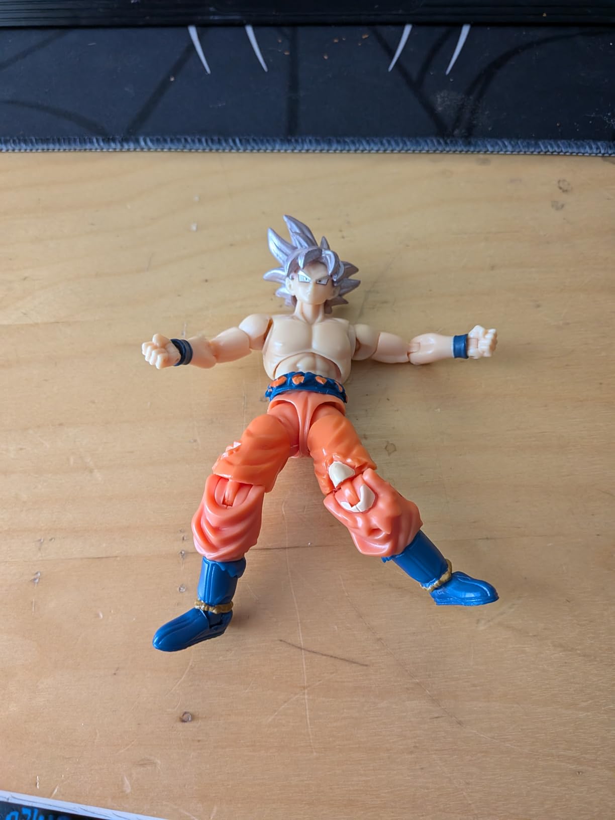 Bandai Namco Dragon Ball Super - Goku Ultra Instinct Evolve 5