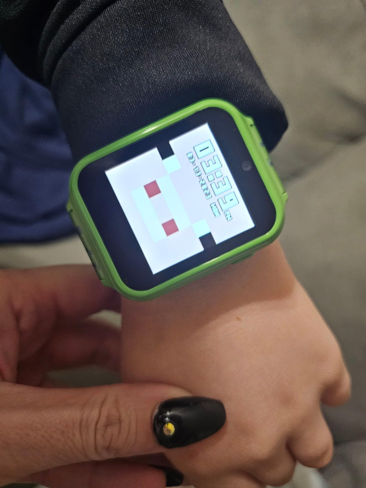 Minecraft Kids Smart Watch - Touchscreen Interactive Watch with 10 Customizable Clock Faces, Built-in Camera, Video Recorder, Alarm, Calculator, Games & Pedometer customer photo 1