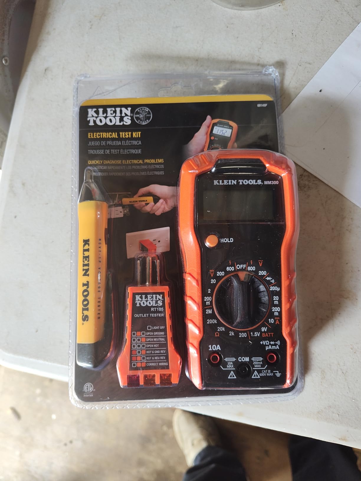 Klein Tools 69149P Electrical Test Kit with Digital Multimeter, Non-Contact Voltage Tester and Electrical Outlet Tester, Leads and Batteries customer photo 1
