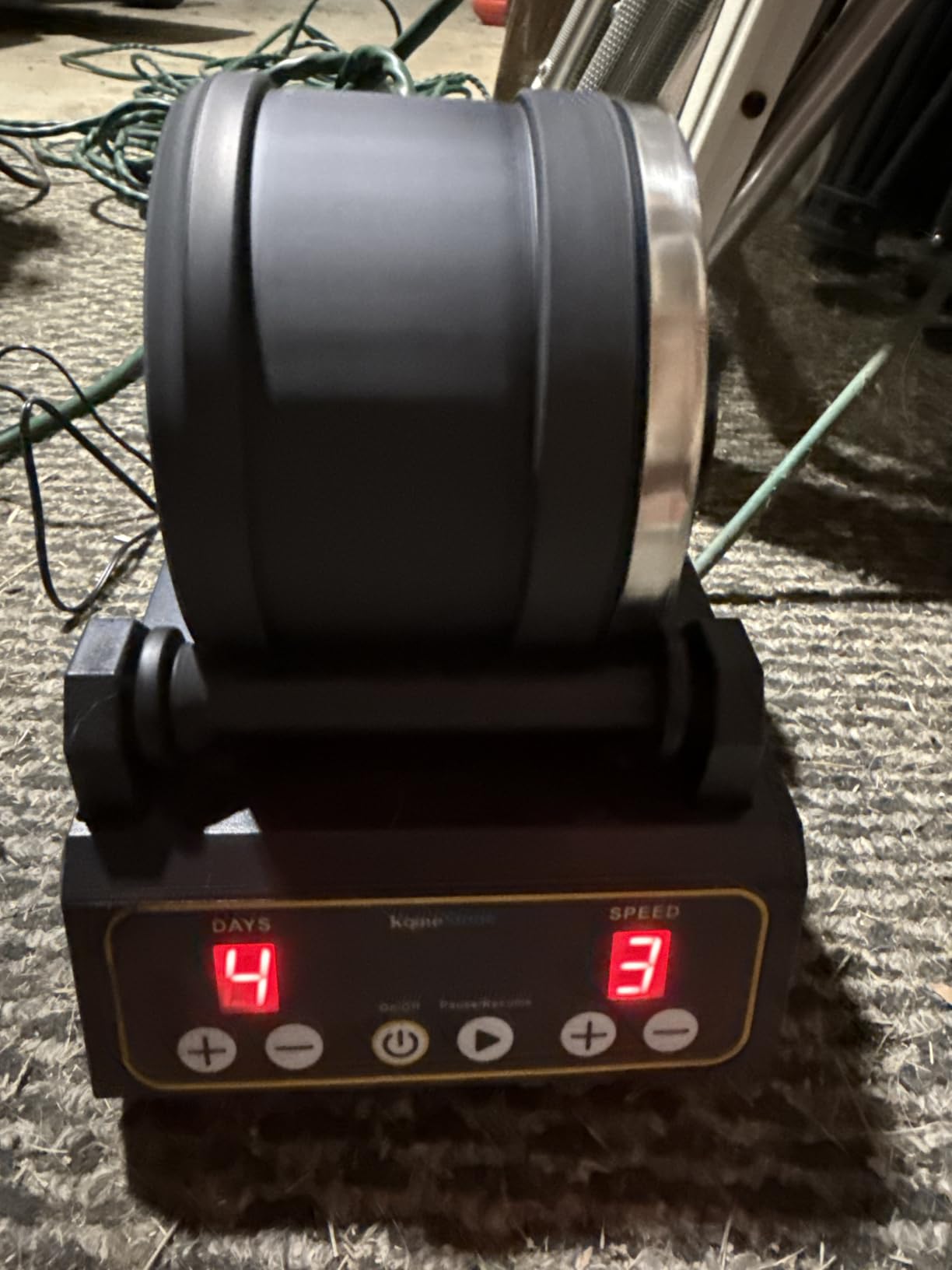 KomeStone K1 Quiet Rock Tumbler Kit for Adults, Kids & Families | Reliable 2.5Lb Rotary Rock Polisher, Thick Rubber Barrel, 3 Speeds, 9-Day Timer, Memory Function, Complete Gem Polishing Kit customer photo 1