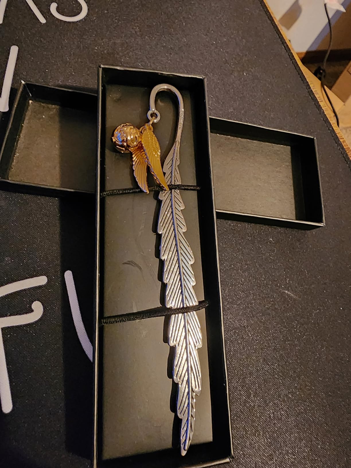 Harry Potter Metal Bookmark with Hanging Charm Golden Snitch Hogwarts Reading Gifts Book Lovers Gift Box (Golden Snitch) customer photo 1