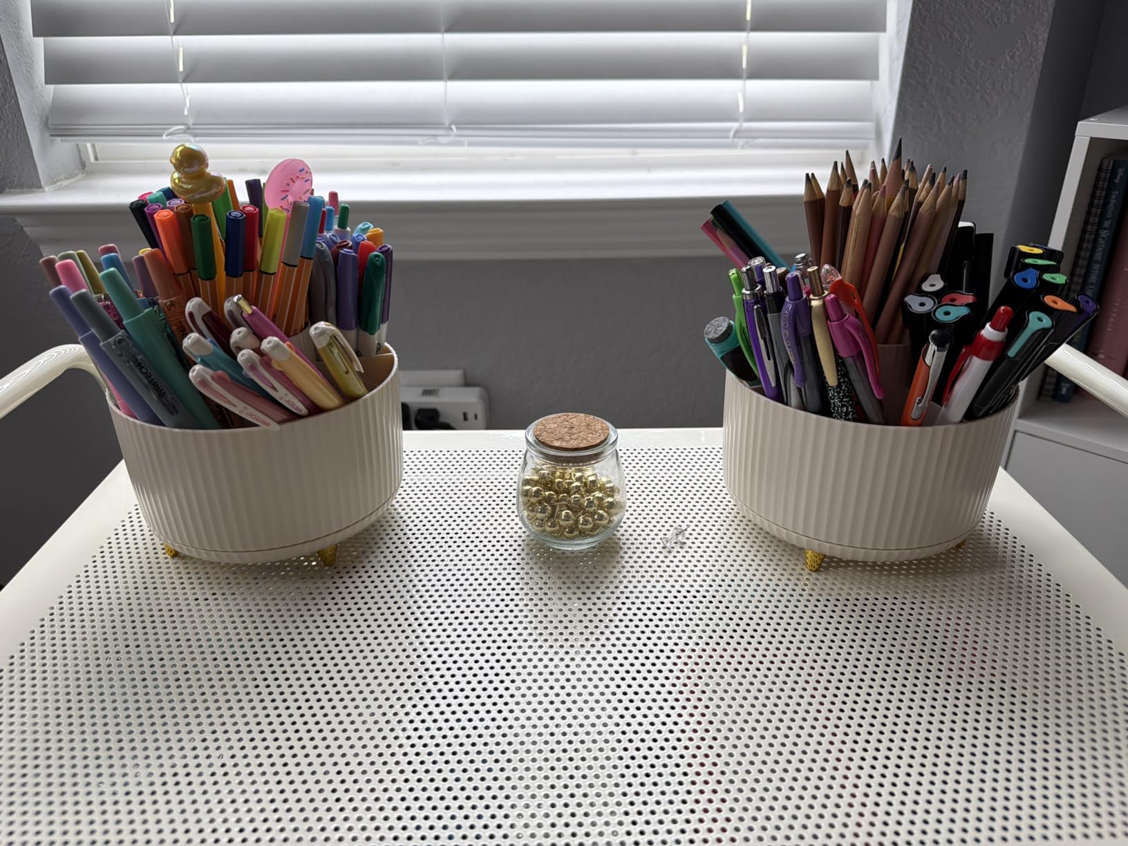 Marbrasse Desk Organizer, 360-Degree Rotating Pen Holder, Desk Organizers and Accessories with 5 Compartments Pencil Holder, Art Supply Storage Box Caddy for Office, Home (White) customer photo 1