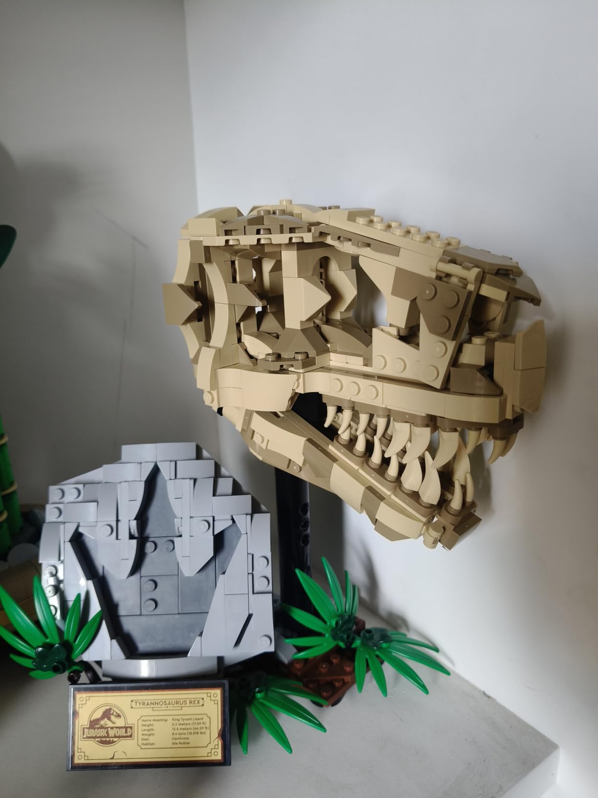 LEGO Jurassic World Dinosaur Fossils: T Rex Skull Building Toy - 577 Pieces, Ages 9+ customer photo 2