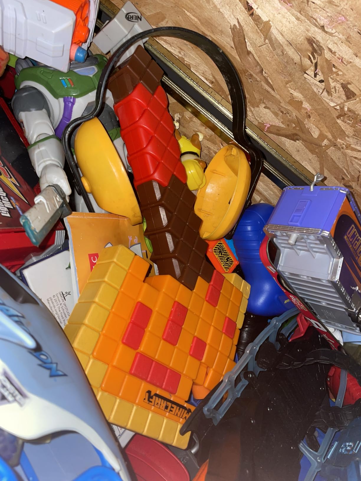 NERF Minecraft Firebrand, Dart Blasting Axe, 6 Elite Foam Darts, Design Inspired by Minecraft Axe in The Game, Pull Down Priming, Minecraft Toys customer photo 1