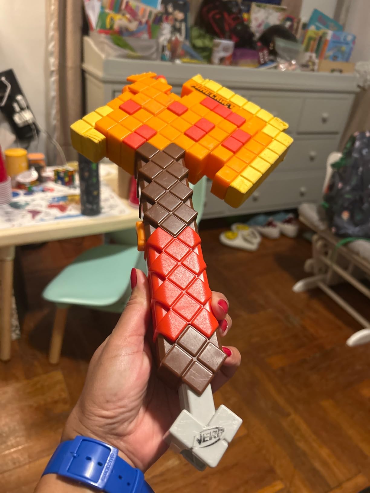 NERF Minecraft Firebrand, Dart Blasting Axe, 6 Elite Foam Darts, Design Inspired by Minecraft Axe in The Game, Pull Down Priming, Minecraft Toys customer photo 2