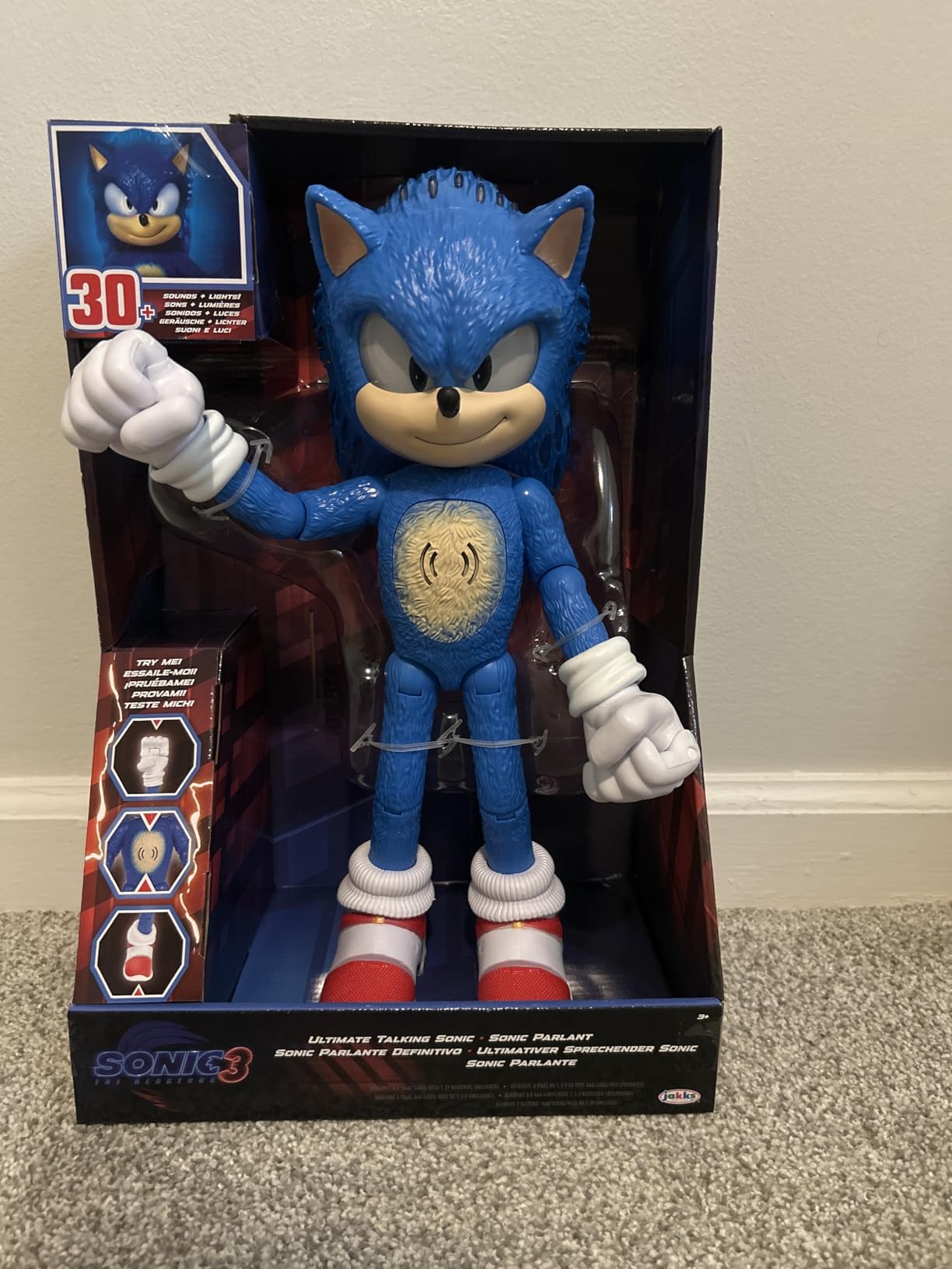 Sonic the Hedgehog 3 Ultimate Talking Sonic 12-Inch Figure, Features 30+ Iconic and Humorous Phrases and Sounds from the Movies, Light-Up Eyes and Quills customer photo 1