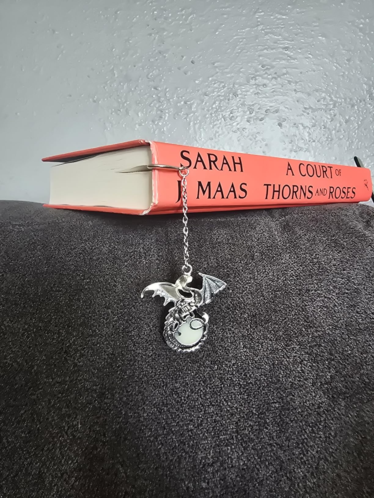 Jeffdad Feather Metal Bookmark with 3D Dragonfly Pendant, Glow in The Dark Butterfly, Fantasy Gifts for Women Girls, Cool Bookmarks for Book Lovers (Silver Dragonfly) customer photo 1