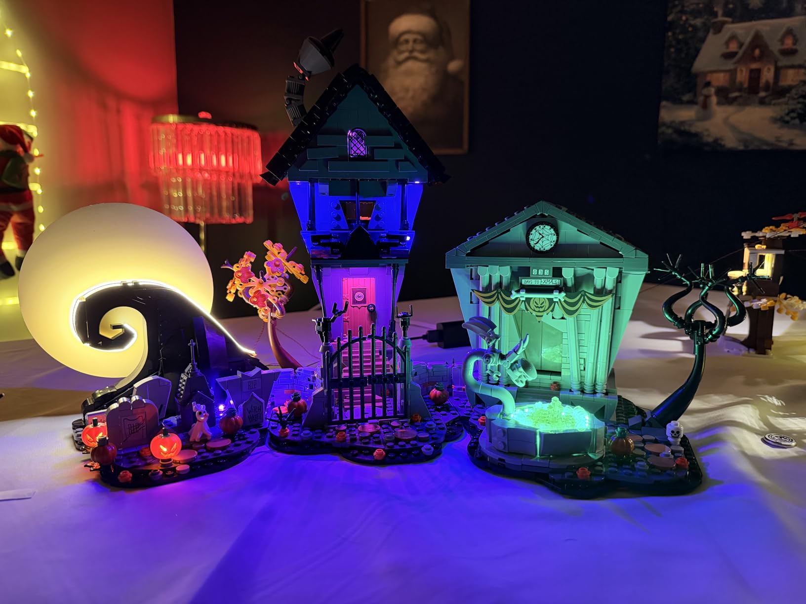 LEGO Disney Tim Burton's The Nightmare Before Christmas Decor - Building Set for Adults for Display, Ages 18+ - Collectible DIY Craft for Fans of Iconic Movie with Minifigures Included - 21351 customer photo 1