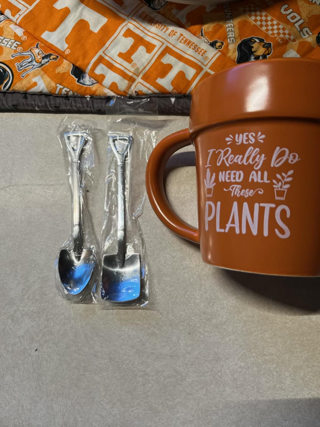 VELENTI Plant Pot Mug with Metallic Shovel Ornament customer photo 2