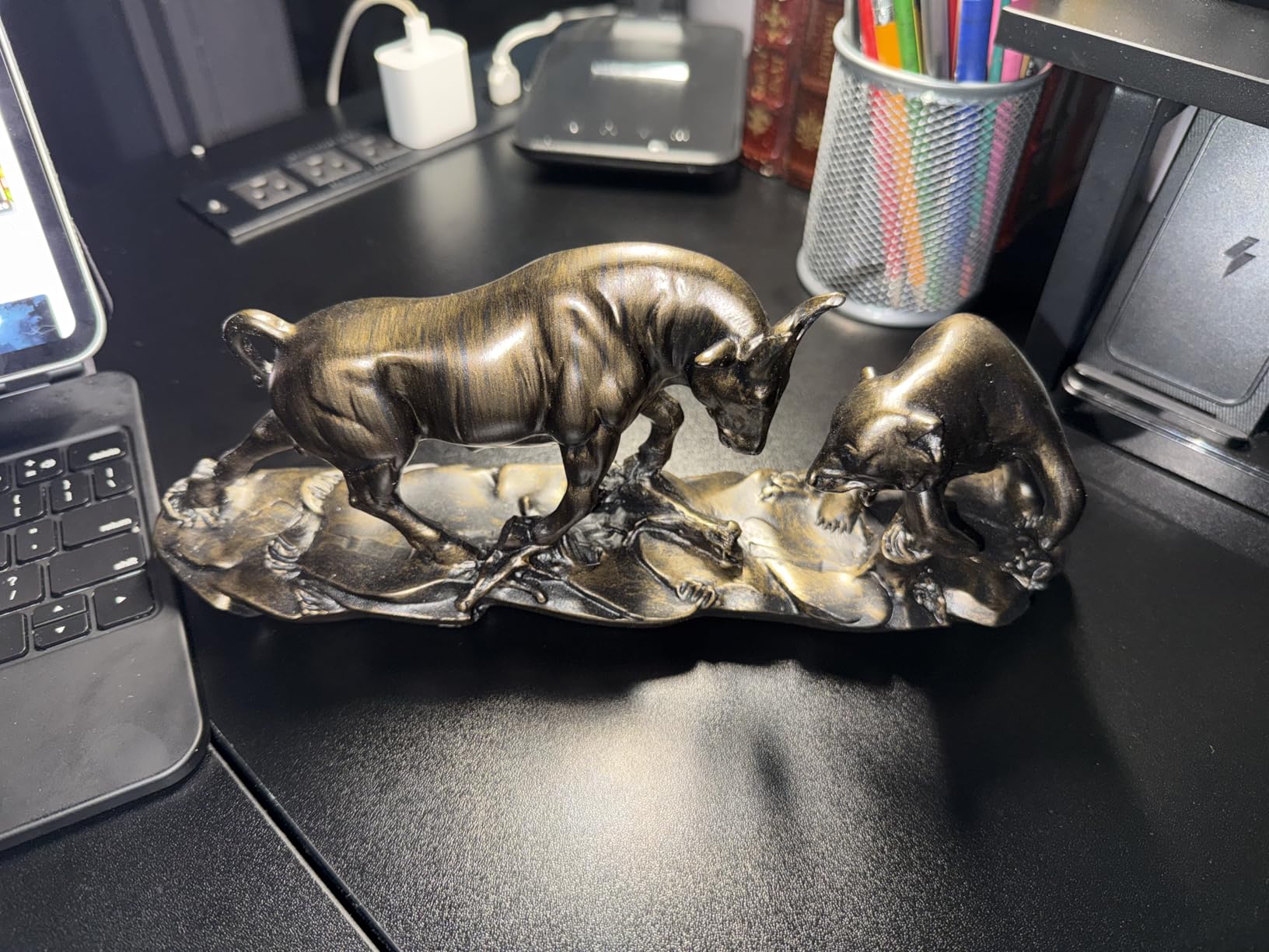 Wall Street Bull Statue, Bull Market and Bear Market Statue, Stock Market Sculpture, for Office, Desktop, Bookshelf, Living Room, Study, Home Decor, Financial Advisor Gift (Brown) customer photo 1