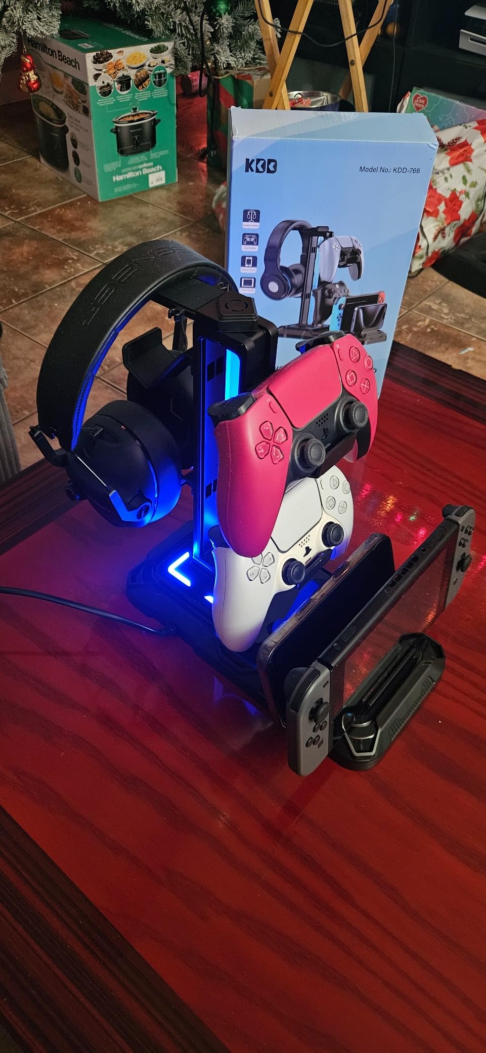 KDD Headset Stand with Charging Station - Detachable Controller Holder with 9 Light Modes - Rotatable Headphone Hanger with USB A&C Charger Ports - Earphone Hook for PC Gaming Accessories Storage customer photo 1