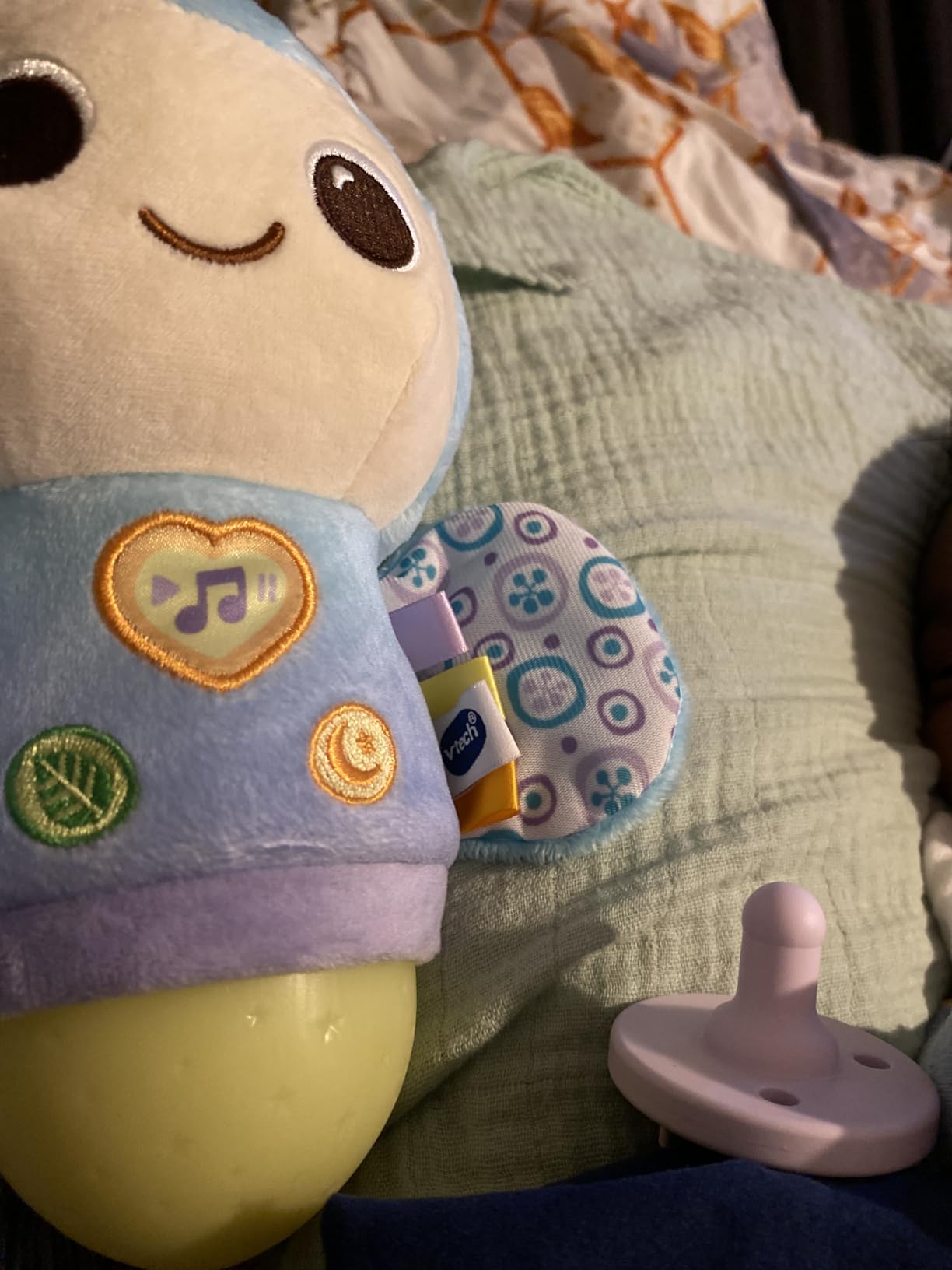 VTech Baby Soothe and Shine Firefly Musical Plush with Color Night-Light customer photo 1