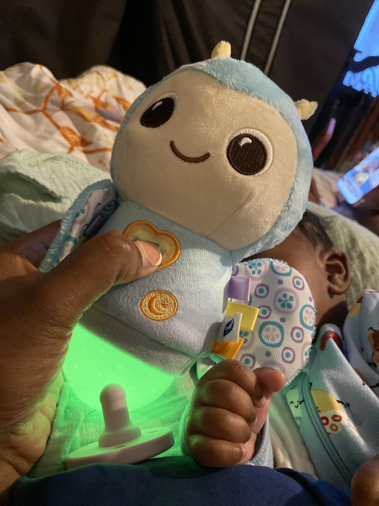 VTech Baby Soothe and Shine Firefly Musical Plush with Color Night-Light customer photo 2