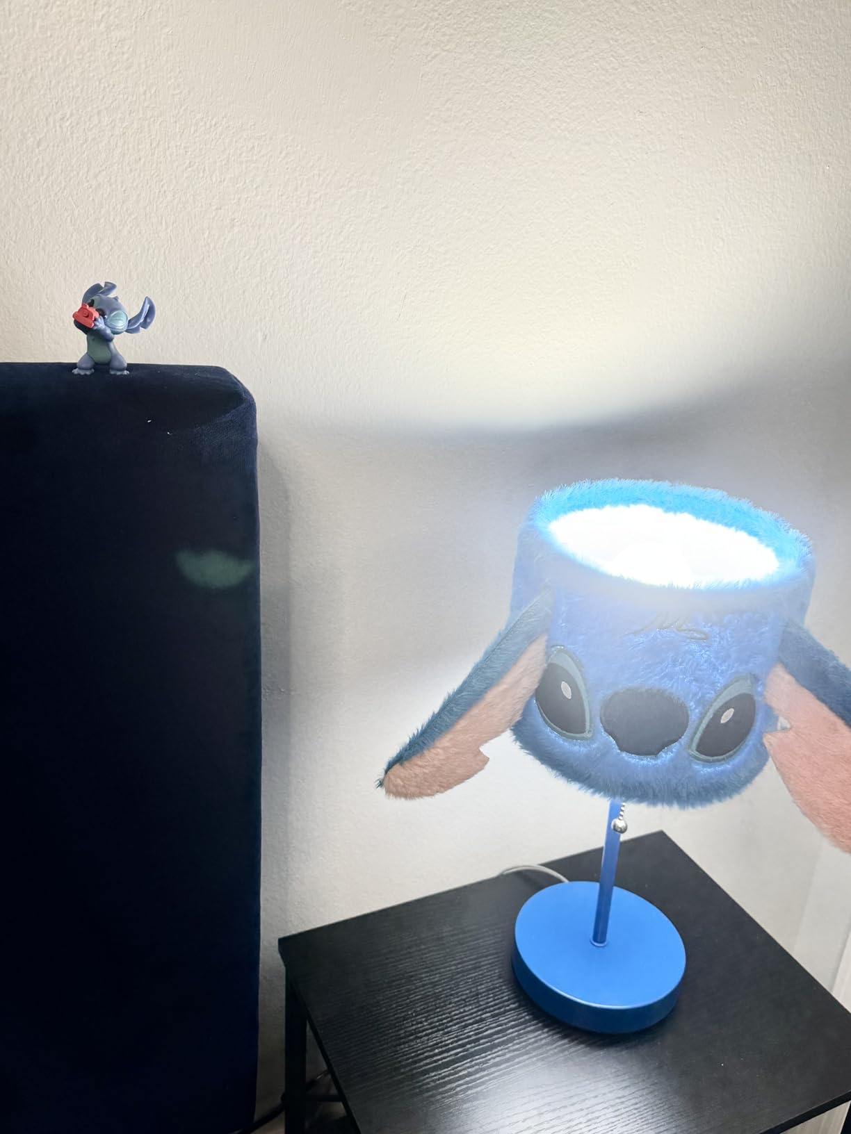 Idea Nuova Bluey Figural Table Lamp with Soft Plush Shade, Kids Bedroom & Nursery Night Light, Cute Bluey Character Decor for Kids, Ideal for Playrooms & Reading Nooks customer photo 1