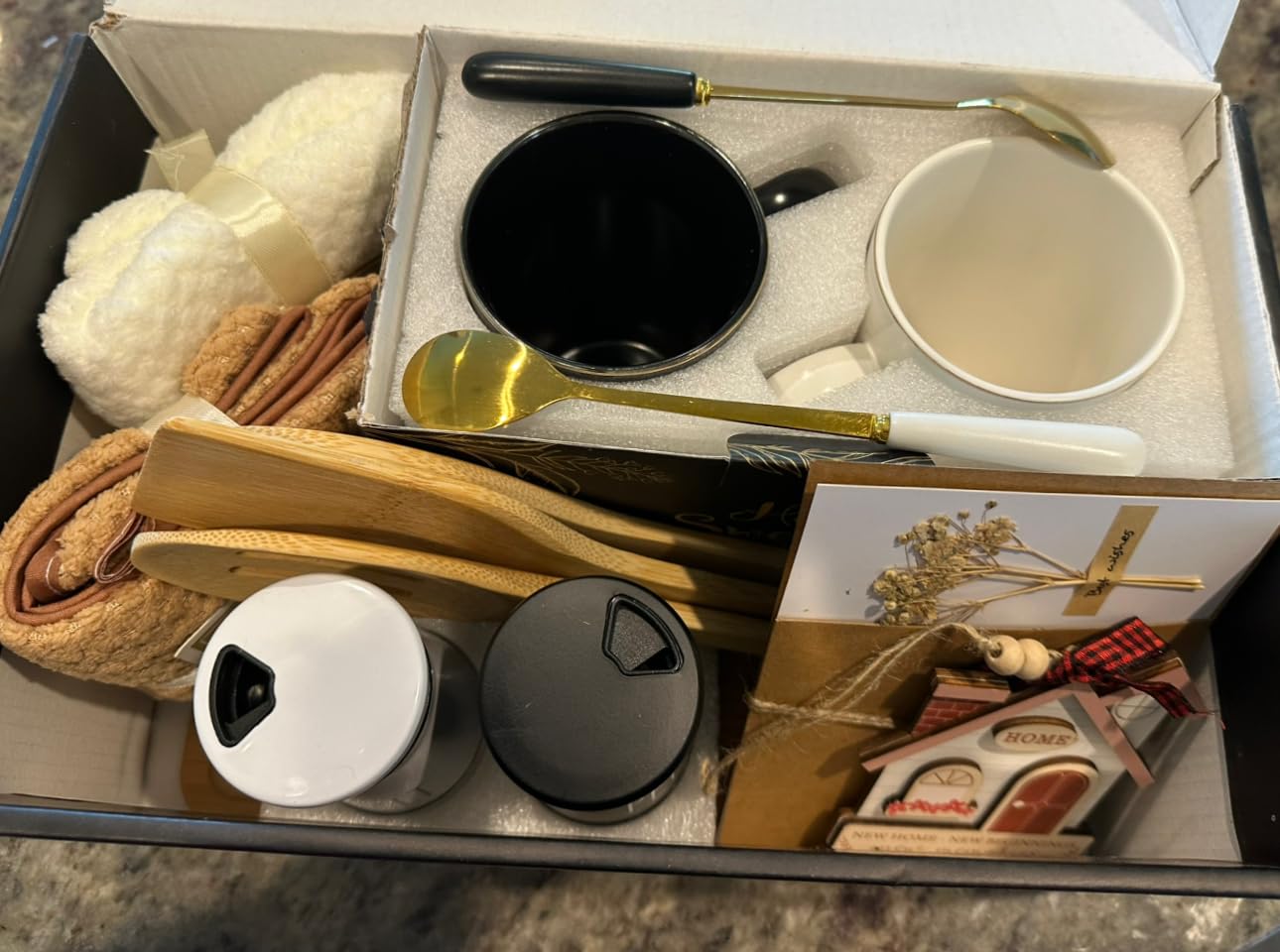 Maustic House Warming Gifts New Home, 14 Pcs New House Gift Basket, Housewarming Present for Homeowners Couples Women, Closing Gifts for Home Buyers customer photo 2